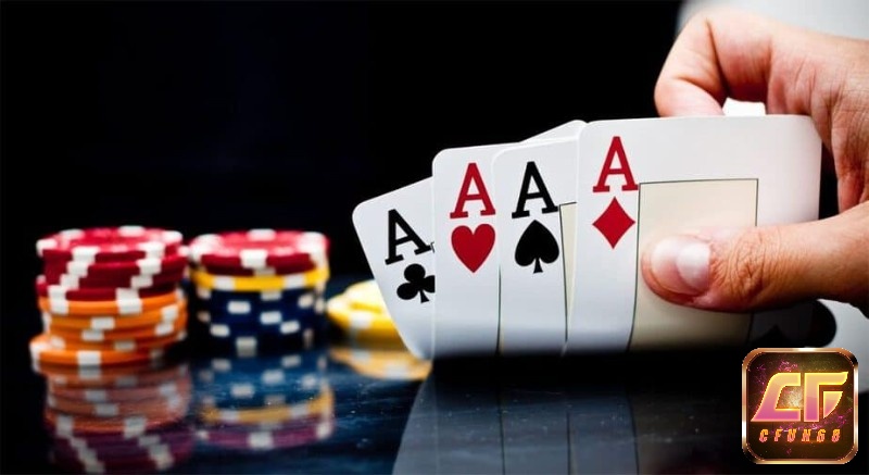 Cả xì tố và Poker đều sử dụng bộ bài gồm 52